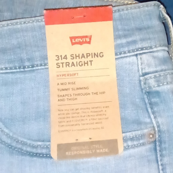 Levis - Picture 3 of 3